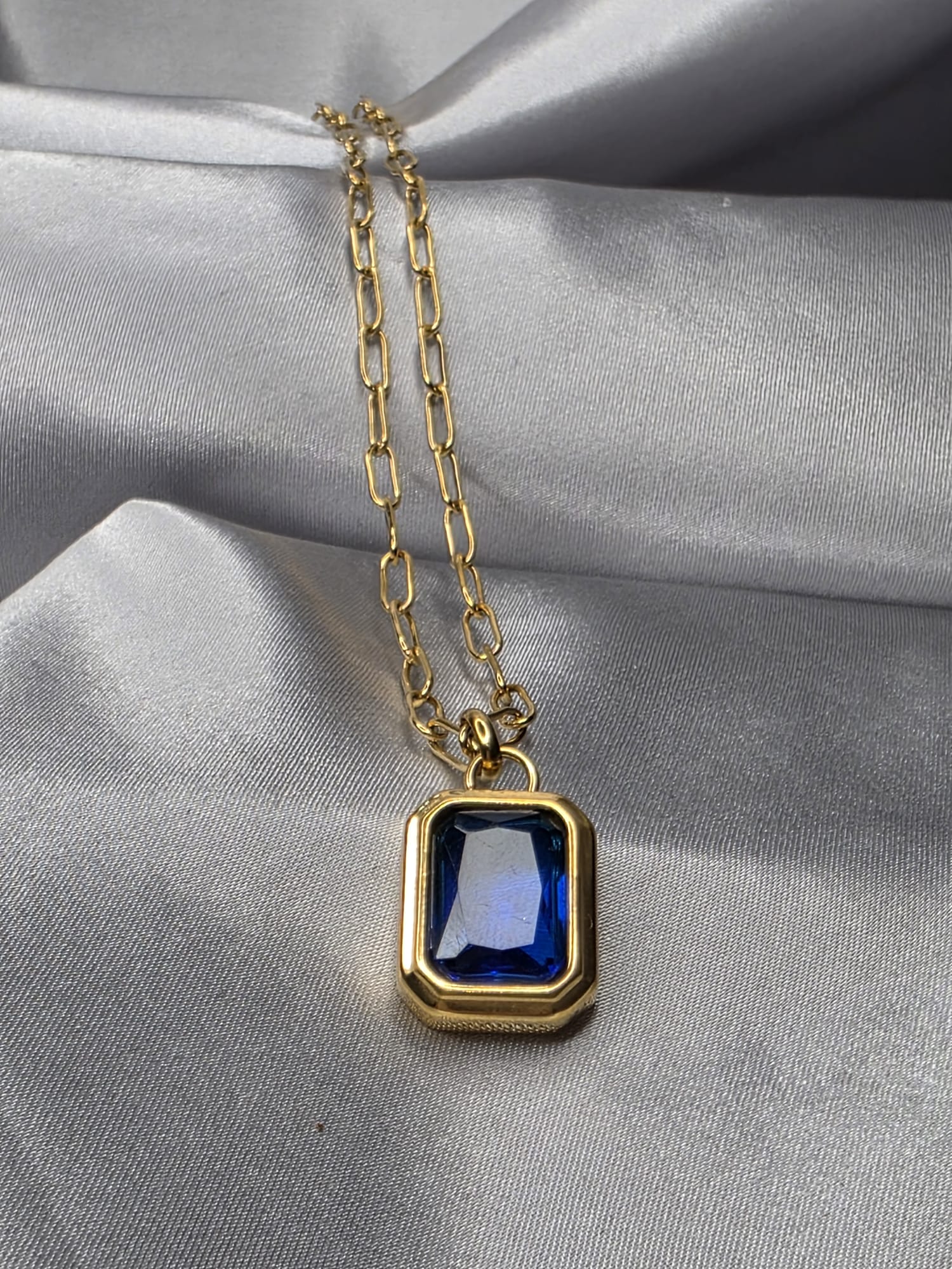 The Bleu Royale Pendant