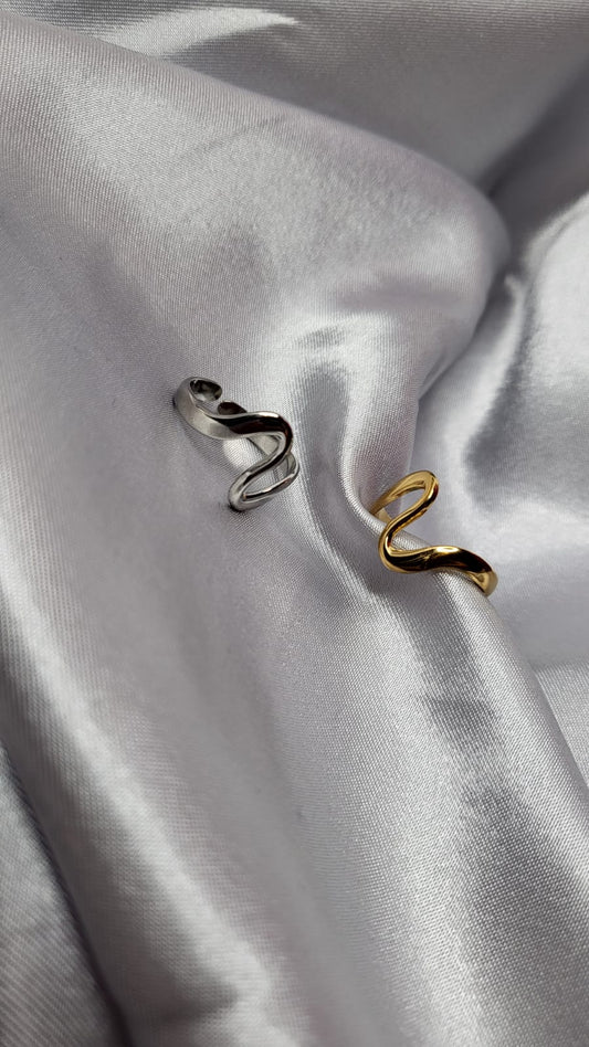 Minimalist Wave Adjustable Ring – Gold & Silver Options